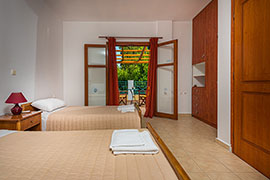 Bedroom with terrace villa Old Well