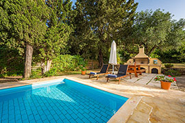 Pool and BBQ villa Old Well